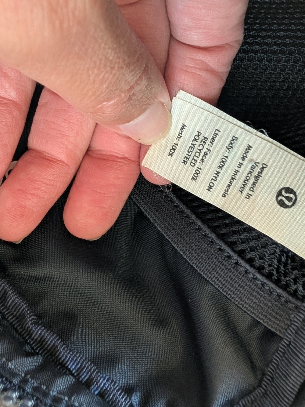 Navy Lululemon 2L Beltbag - Picture 4 of 6